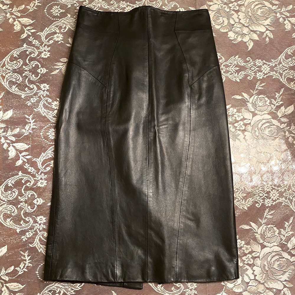 Authentic Versace Black Leather Pencil Skirt, Size 42 Made In Italy.